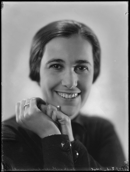 Dorry Kahn-Weyl