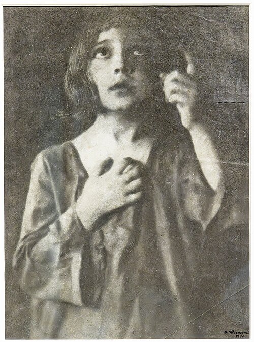 Mary Beth Edelson