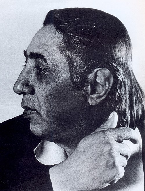 Vruir Galstian