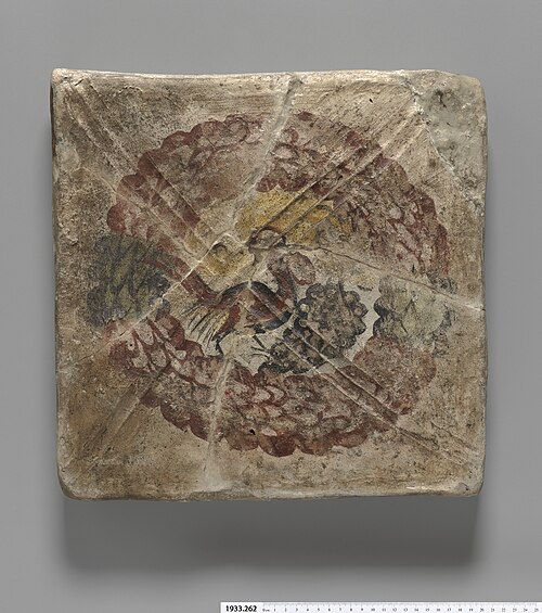 Tile with Bird inside Wreath, Yale University Art Gallery, inv. 1933.262, , 
