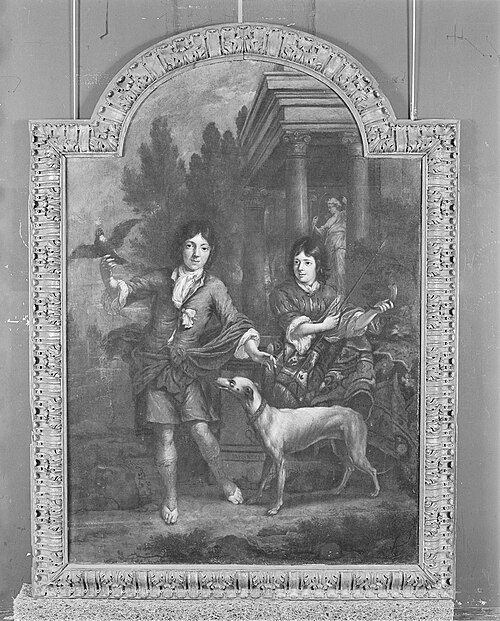 Schoorsteenstuk voorstellende twee jongens, jachthond en valk, 1700, Johannes Voorhout
