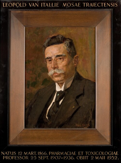 Portret van Leopold van Itallie, hoogleraar Artsenijbereidkunde en Toxicologie te Leiden, 1901, Louis Hartz