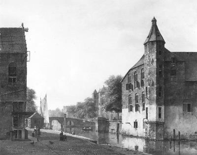 Een stadsgezicht, rechts een oud gebouw aan een gracht, 1842, Kaspar Karsen