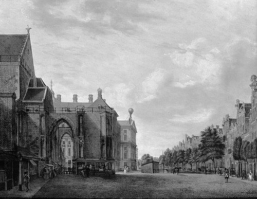Gezicht op de Nieuwezijds Voorburgwal met de voet van de Nieuwekerkstoren, 1760, Jan de Beijer