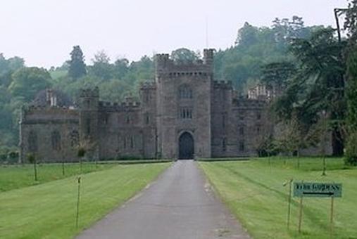 Hampton Court Castle